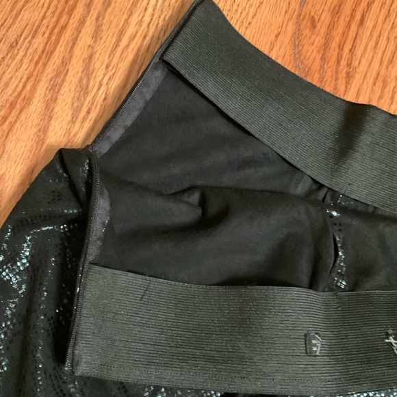 Rita Leather Faux Pants, Black with Snake Print Design, Side Zip, Sz S - Picture 6 of 11